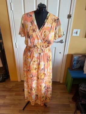 pleated dress maxi Clarisse Pleated Maxi Dress / Polka Dot | MESHKI